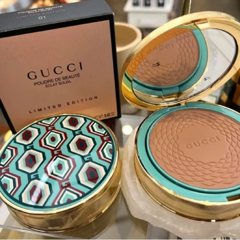 Gucci Limited Edition Powder - 01 - Picture 2 of 5